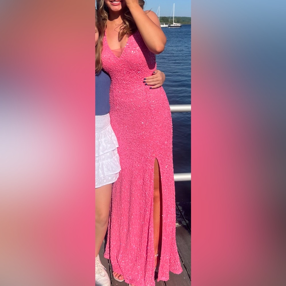Sacala prom dess. Pink sequin size 4